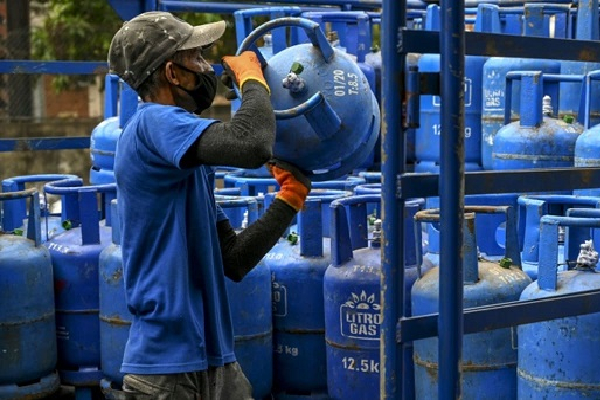 லிட்ரோ நிறுவனம் வெளியிட்டுள்ள விசேட அறிவித்தல் - ஐபிசி தமிழ்