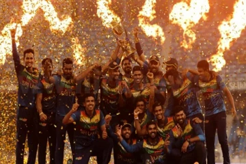 ஆசிய கோப்பையை வென்ற இலங்கை: காலிமுகத்திடல் பகுதியில் பட்டாசு கொளுத்தி கொண்டாட்டத்தில் மக்கள் (Photos)