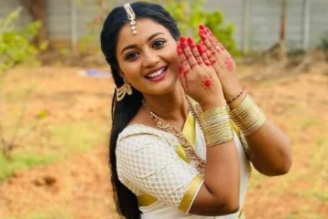 நடிப்பால் ரசிகர்களை கட்டிப்போட்டுள்ள சிறகடிக்க ஆசை சீரியல் நாயகி கோமதி ப்ரியா புகைப்படங்கள்