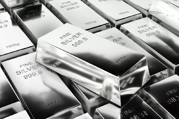 தங்கத்திற்கு நிகராக வெள்ளியும் விலையில் உச்சம் தொட்டது எப்படி... பின்னனி இதுதான் | Silver Outperforming Gold 2025 தங்கத்திற்கு நிகராக வெள்ளியும் விலையில் உச்சம் தொட்டது எப்படி... பின்னனி இதுதான் | Silver Outperforming Gold 2025