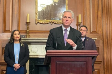 அமெரிக்கா மீண்டும் முடங்கும் அபாயம்