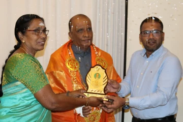 மறைந்த ஊடகவியலாளர் நினைவாக விருது (Photos)