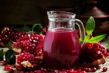 காலையில் எழுந்ததும் மாதுளம் பழ ஜூஸ்; இத்தனை நன்மைகளா?