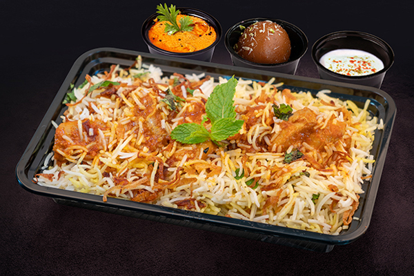 பிரியாணி வாங்கிய நபருக்கு காத்திருந்த அதிர்ச்சி; பொலிஸில் முறைப்பாடு | Shock Awaited The Person Who Bought Biryani