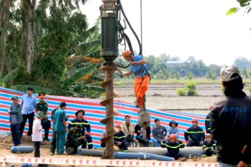 ஆழ்துளை கிணற்றில் விழுந்த சிறுவன்: 100 மணிநேர போராட்டத்திற்கு பிறகு சடலமாக மீட்பு