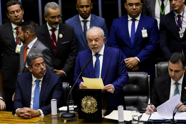 3-வது முறையாக பதவியேற்றார் லூலா டா சில்வா! | Lula Da Silva Sworn In For The 3Rd Term