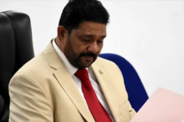 அசாத் சாலி எதிராக சி.ஐ.டி யில் முறைபாடு பதிவு செய்த தேரர் உள்ளிட்ட குழுவினர்!