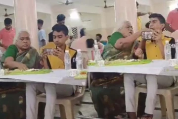 செல்போன் இல்லாமல் சாப்பிட முடியாத அவலம்... 11ம் வகுப்பு மாணவனின் பகீர் காணொளி