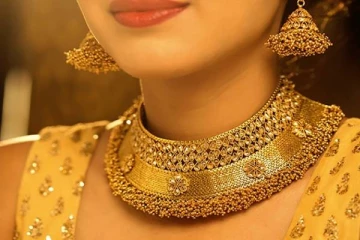 இல்லத்தரசிகளுக்கு செம்ம ஹாப்பி நியூஸ் - சரிந்த தங்கம் விலை