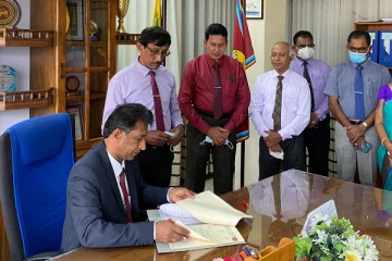 கிழக்கு மாகாண புதிய பிரதம செயலாளர் கடமைகளை பொறுப்பேற்றார்