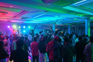 இரு நாட்களாக அரங்கேறிய போதை விருந்து ; சுற்றிவளைப்பில் 30 பேர் கைது