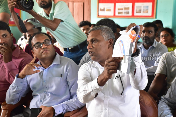 மன்னாரில் காற்றாலை குறித்த முக்கிய கலந்துரையாடல்: இடையில் வெளியேறிய அமைச்சர் | Discussion Regarding The Mannar Wind Farm Project