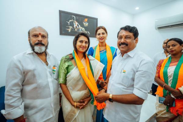 பாஜக கட்சியில் இணைந்தார் நடிகை கஸ்தூரி | Actress Kasthuri Joins Bjp Party