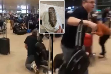 விமான நிலையத்திற்குள் வெடிகுண்டுடன் வந்த அமெரிக்கர்கள்.. பீதியில் தெறித்து ஓடிய பயணிகள்!