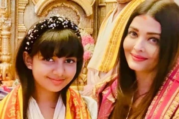 மகள் ஆரத்யாவுக்கு லிப்லாக்.. புகைப்படம் எடுத்து வெளியிட்ட நடிகை ஐஸ்வர்யா ராய்..