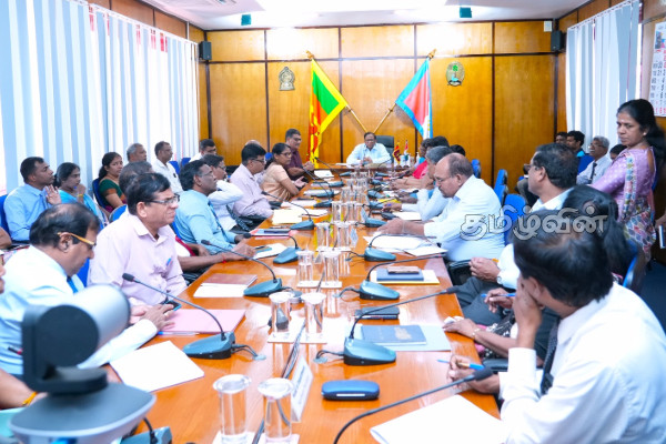 அலுவலக அதிகாரிகளுக்கு வடக்கு ஆளுநரின் கடும் உத்தரவு: மக்கள் சேவையை வலுப்படுத்தும் நடவடிக்கை | Northern Governor Issues Strict Orders To Staff