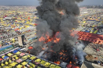 மகா கும்பமேளாவில் பல கூடாரங்களில் தீ விபத்து - நடந்தது என்ன?