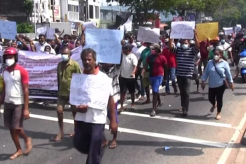 மருதானையில் போக்குவரத்து முடக்கம்..!