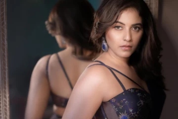 நடிகை அஞ்சலி வேற லெவல் ஹாட் போட்டோஷூட்