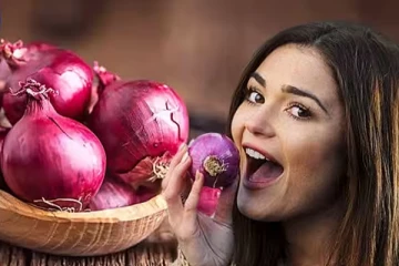 தினமும் ஒரு வெங்காயத்தை பச்சையாக சாப்பிடால் இவ்வளவு அற்புதங்களா?