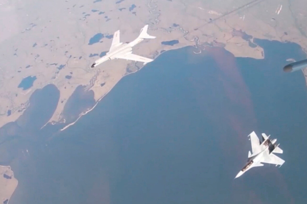 முதல்முறையாக குண்டுவீச்சு பாணியில் சீன போா் விமானங்கள் ரோந்து | Chinese Fighter Jetspatrol Bomber Style First Time முதல்முறையாக குண்டுவீச்சு பாணியில் சீன போா் விமானங்கள் ரோந்து | Chinese Fighter Jetspatrol Bomber Style First Time