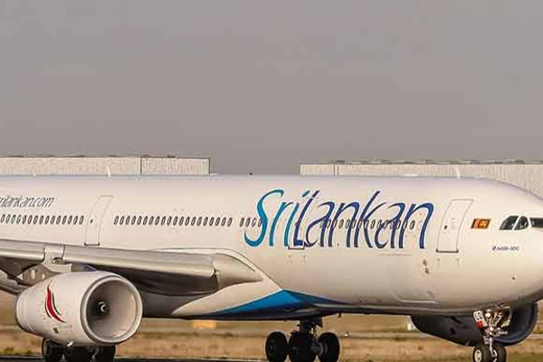 ஸ்ரீலங்கன் ஏர்லைன்ஸ் விமானத்தில் திடீரென இயந்திர கோளாறு! | Srilankan Airlines Engine Failure