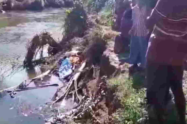 மூன்று பிள்ளைகளின் தாய் ஆற்றிலிருந்து சடலமாக மீட்பு | Mother Of Three Children Rescued Dead From River