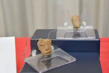 மெக்ஸிக்கோவிலிருந்து கடத்தி வரப்பட்ட 2,300 ஆண்டு பழமையான பொருட்கள்