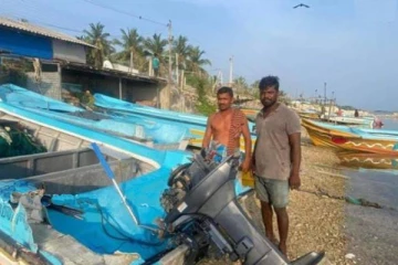 கடற்படையினரின் காட்டுமிராண்டித்தனமான செயல்! உயிர் தப்பிய இருவர்