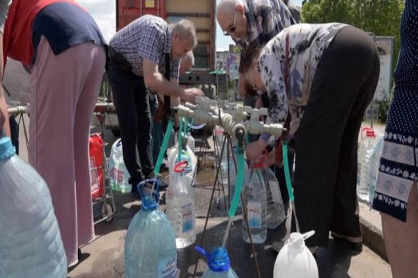 பல மாதங்களாக தண்ணீர் இன்றி தவிக்கும் உக்ரைன் மக்கள்! | People Of Ukraine Without Water For Several Months
