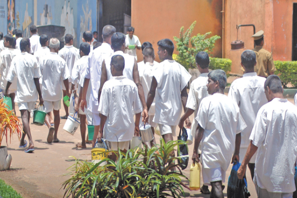வெசாக் தினத்தை முன்னிட்டு இன்று விடுதலையாகவுள்ள 988 கைதிகள்! | Amnesty For Vesak Day Jail Inmates