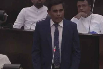 நாடாளுமன்றம் வந்த அக்குரேகொட சம்பவம்; சஜித் வாயை அடைத்த பொதுமக்கள் பாதுகாப்பு அமைச்சர்