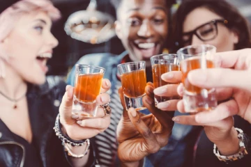 இளைஞர்கள் நிறைய குடிங்க... அரசின் அதிரடி கோரிக்கை! எங்க தெரியுமா?