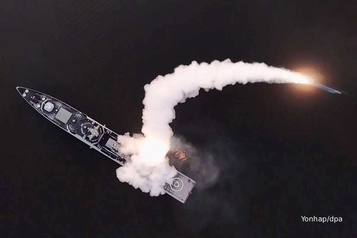 north korea launch 10 missiles