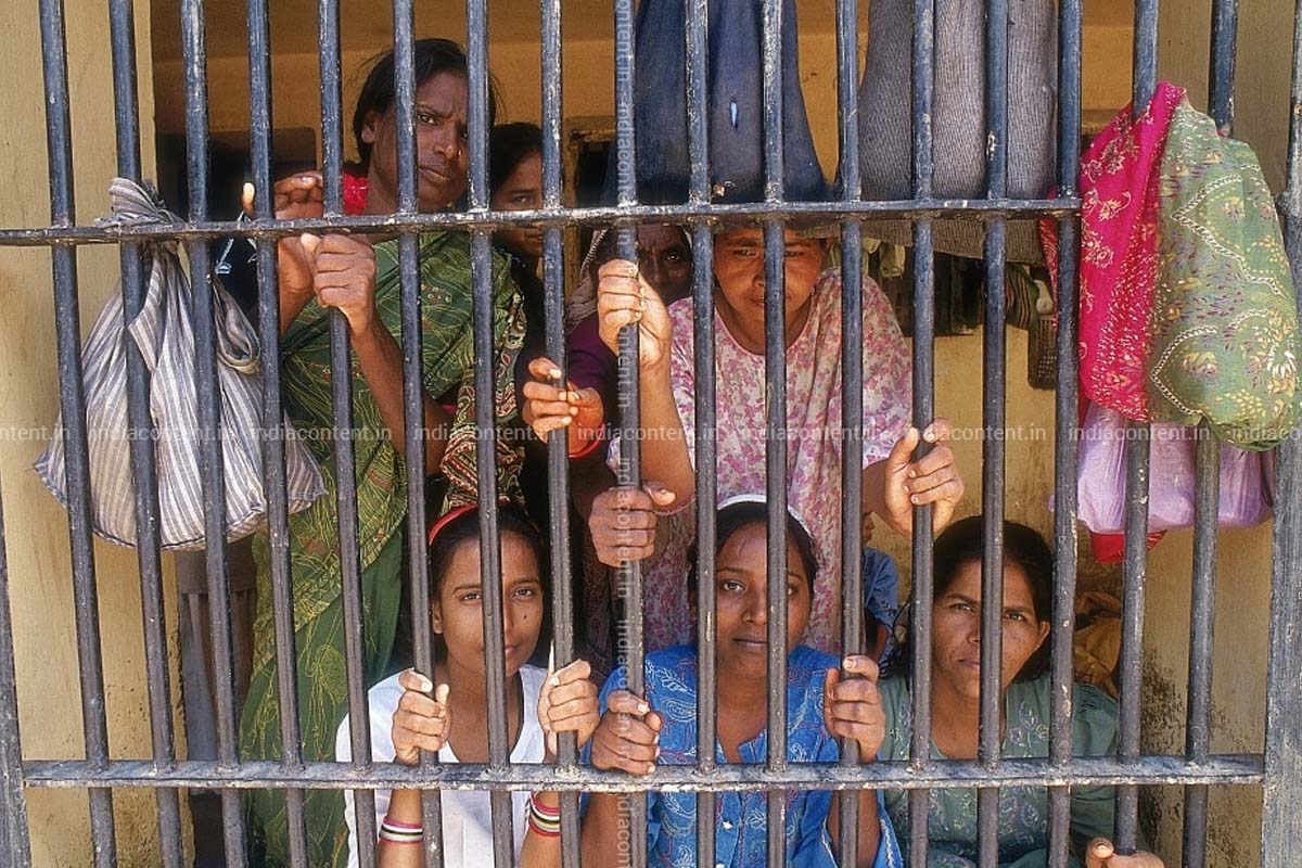 பணம் கொடுத்து ஜெயிலுக்கு போகும் வினோதம்.. காரணம் என்ன? | Pay Rs 2 000 To Live Jail Experience Goes Viral