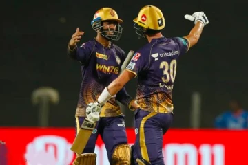 மும்பை அணியை ஒரே ஓவரில் பந்தாடிய சாதனை படைத்த பேட் கம்மின்ஸ் - அபார வெற்றி!