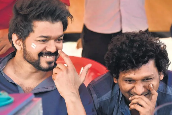 தளபதி 67 படப்பிடிப்பில் இருந்து லீக்கான முதல் புகைப்படம்.. எதிர்பார்க்காத ஒன்று | Thalapathy 67 Shooting Spot Photo தளபதி 67 படப்பிடிப்பில் இருந்து லீக்கான முதல் புகைப்படம்.. எதிர்பார்க்காத ஒன்று | Thalapathy 67 Shooting Spot Photo