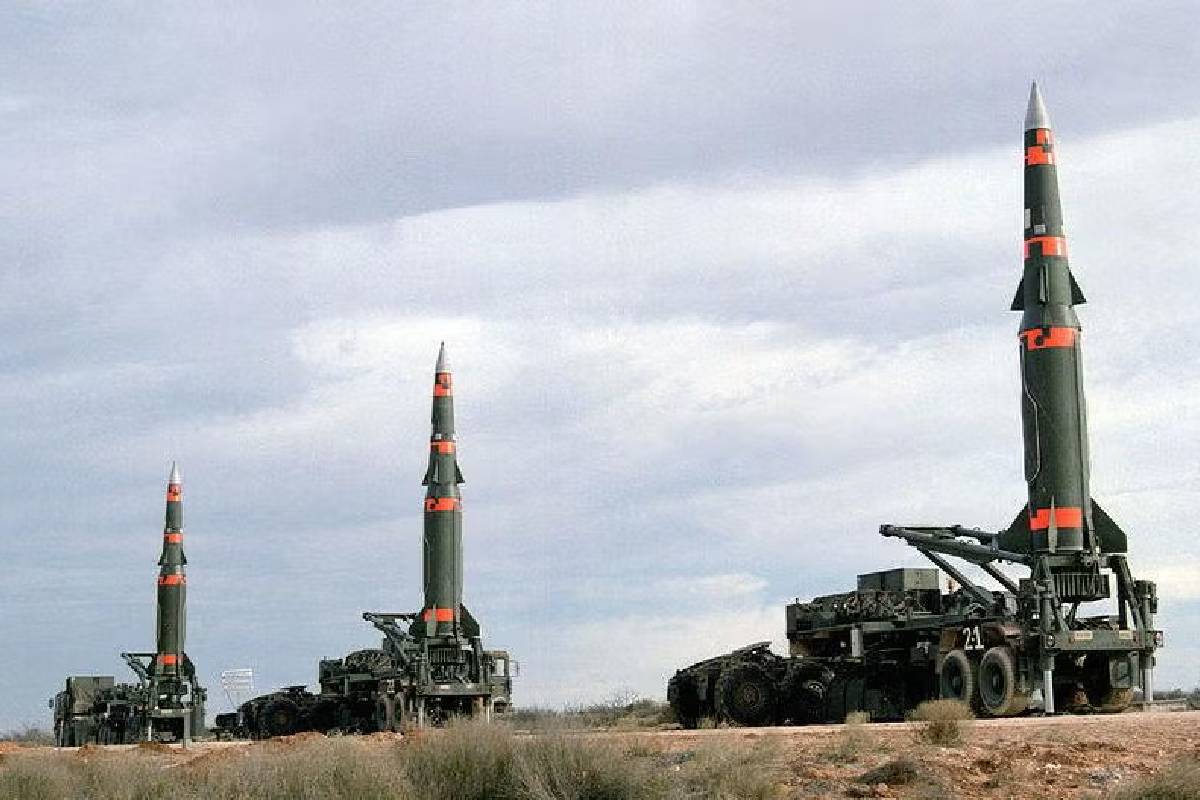 ஈரானிய தாக்குதல்களுக்கு பதிலடி! அதிரடியாக களமிறங்கிய ஐக்கிய அரபு எமிரேட்ஸ் | Uae Intercepts 4 Ballistic Missiles 6 Drones ஈரானிய தாக்குதல்களுக்கு பதிலடி! அதிரடியாக களமிறங்கிய ஐக்கிய அரபு எமிரேட்ஸ் | Uae Intercepts 4 Ballistic Missiles 6 Drones