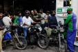 ගිනි ගණන් ගිය ඉන්ධන මිල නිසා ඉන්ධන කප්පාදු කිරීමට දැඩි ක්‍රියාමාර්ග මාලාවක් - ඉන්ධන දීමනා 50%න් අඩුකරයි - කඩ සාප්පු රාත්‍රී 9ට වසයි