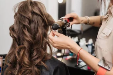 அழகு நிலையத்திற்கு சென்ற பெண்ணுக்கு ஏற்பட்ட விபரீதம்: ஆபத்தான நிலையில் வைத்தியசாலையில்