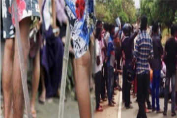 மானிப்பாயில் வன்முறைக் கும்பல் அட்டகாசம்..! வீட்டின் மீது பெட்ரோல் குண்டுத் தாக்குதல்