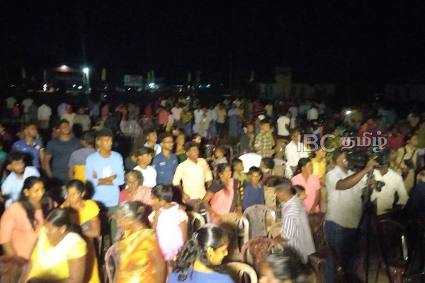 தமிழ் மக்களை ஏமாற்றும் சஜித் அணி - வீடு வழங்குவதாக கூட்டத்துக்கு அழைக்கப்படும் மக்கள் | Sajiths Team Is Deceiving Tamil People