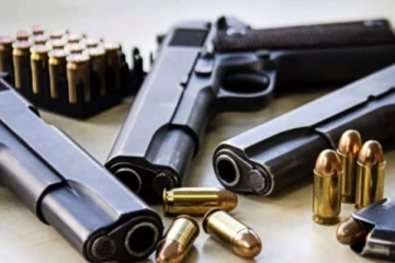 6 அங்குல துப்பாக்கியுடன் வர்த்தகர் கைது