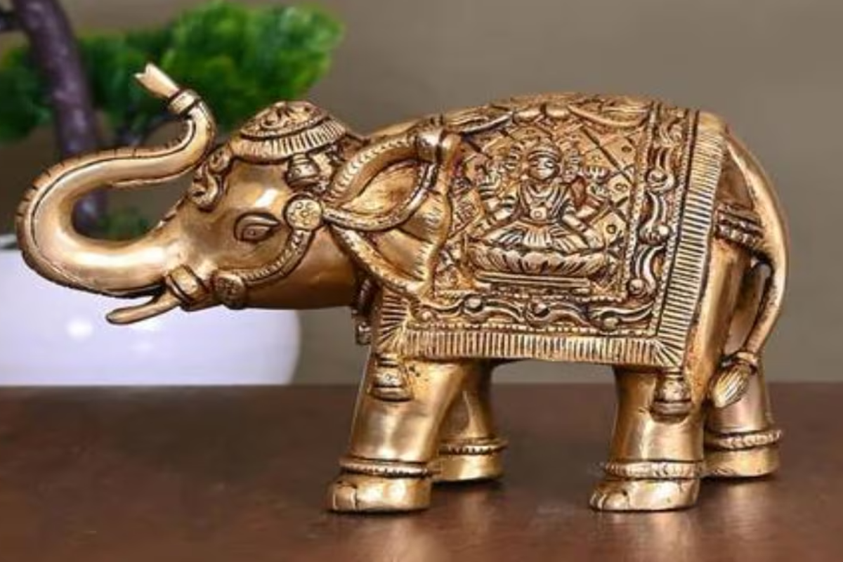 வீடுகளில் அதிர்ஷ்டத்தை பெற்றுக் கொடுக்கும் 10 சிலைகள்.. உங்கள் வீடுகளில் உள்ளதா? | Lucky Statues For Home That Give Good Fortune