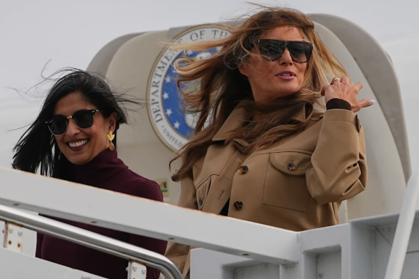 அமரிக்க இராணுவ வீரர்களை அவமதித்த மெலனியா டிரம்ப்! | Melania Trump Insulted Us Military Personnel அமரிக்க இராணுவ வீரர்களை அவமதித்த மெலனியா டிரம்ப்! | Melania Trump Insulted Us Military Personnel