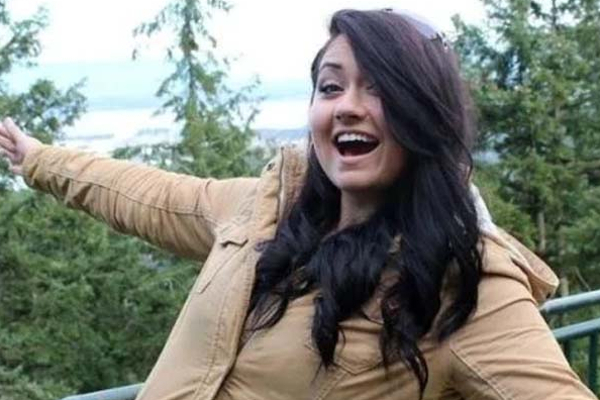 தரையில் கால் பட்டால் ஏற்படும் மயக்கம்! நாள் முழுவதும் படுக்கையில் இருக்கும் பெண் | Woman Allergic Gravity 23 Hours Day Bed