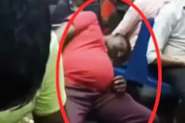 வேகமாக சென்ற ரயிலில் தூங்கி விழுந்த நபர்....இப்படி ஆகிவிட்டதே! அட பாவமே....!