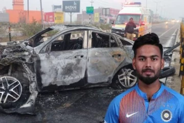 ரிஷப் பண்ட் காரில் இருந்து சாலையில் சிதறிய பணத்தை பொதுமக்கள் திருடி சென்றார்களா?