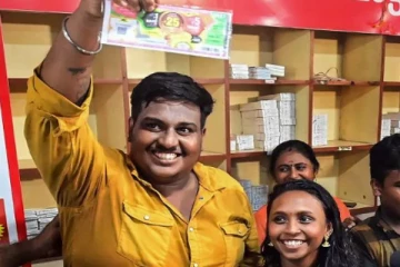 25 கோடி பரிசை வென்ற ஆட்டோ ஓட்டுனர் - அடித்த பேரதிஸ்டம்