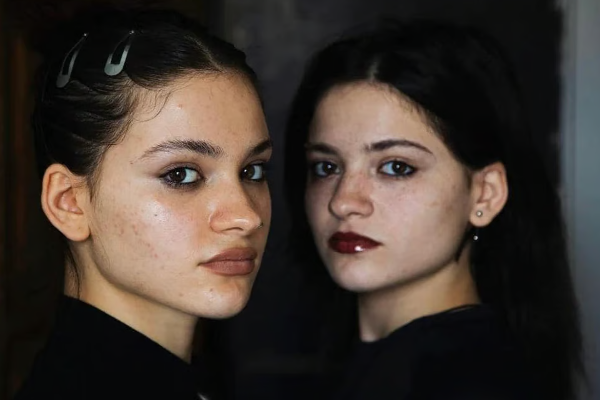 கோமாவில் தாய்; இரட்டை குழந்தைகளை விற்ற தந்தை - 19 வருஷத்திற்குப் பின் அம்பலமான உண்மை! - தமிழ்நாடு